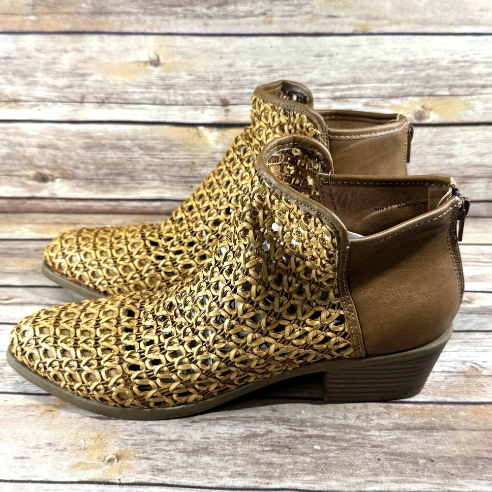 DV Dolce VIta Womens Tan Brown Faux Leather Koda Bohemian Woven Ankle Boots 9.5